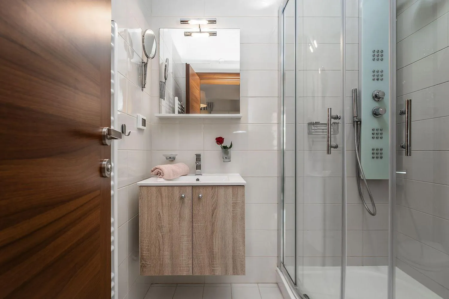Mediterranes Apartment Nur 100 Meter Zum Strand Mit Salzwasserpool Und Jacuzzi Funtana