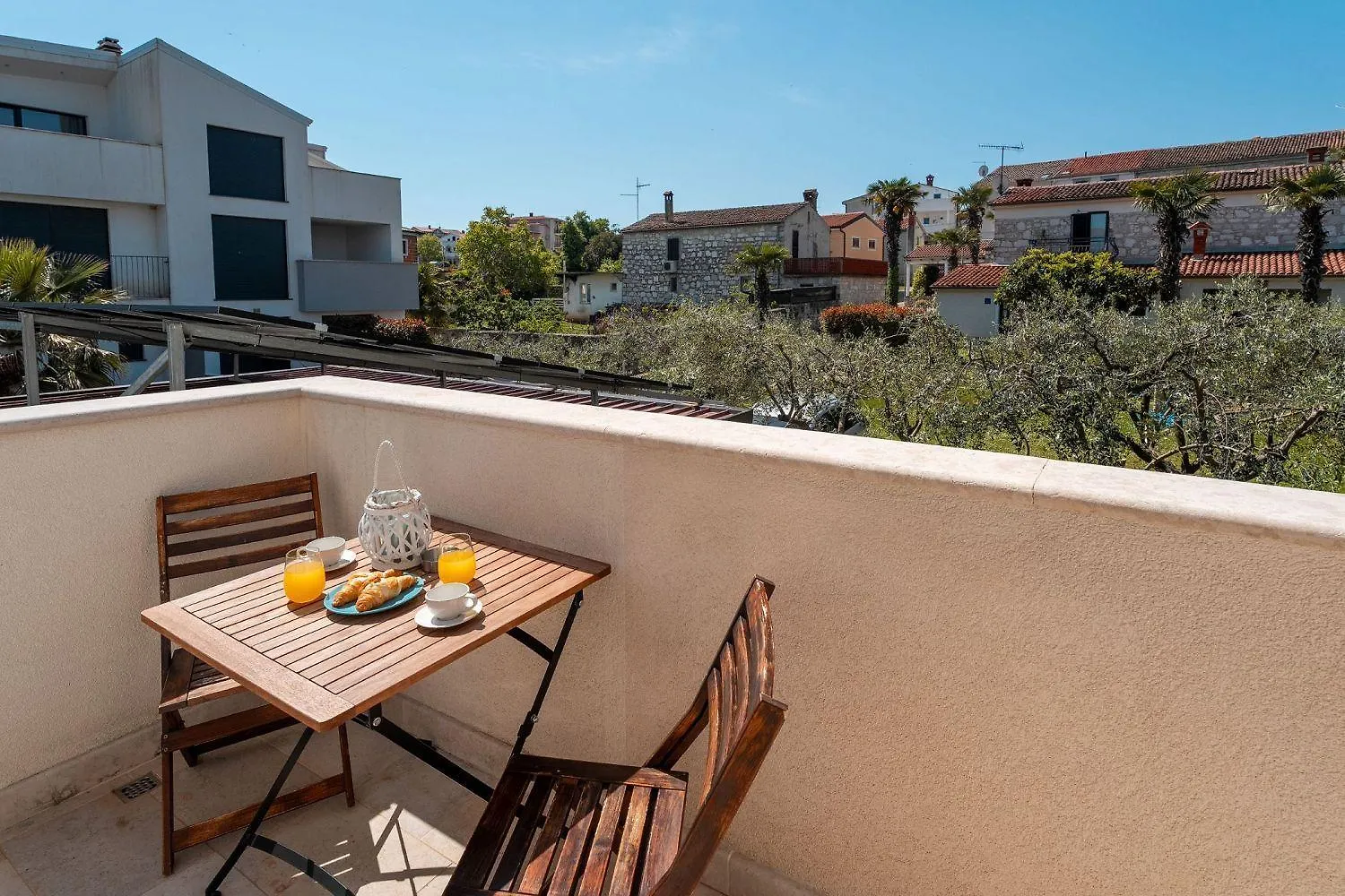 Mediterranes Apartment Nur 100 Meter Zum Strand Mit Salzwasserpool Und Jacuzzi Funtana 0*,
